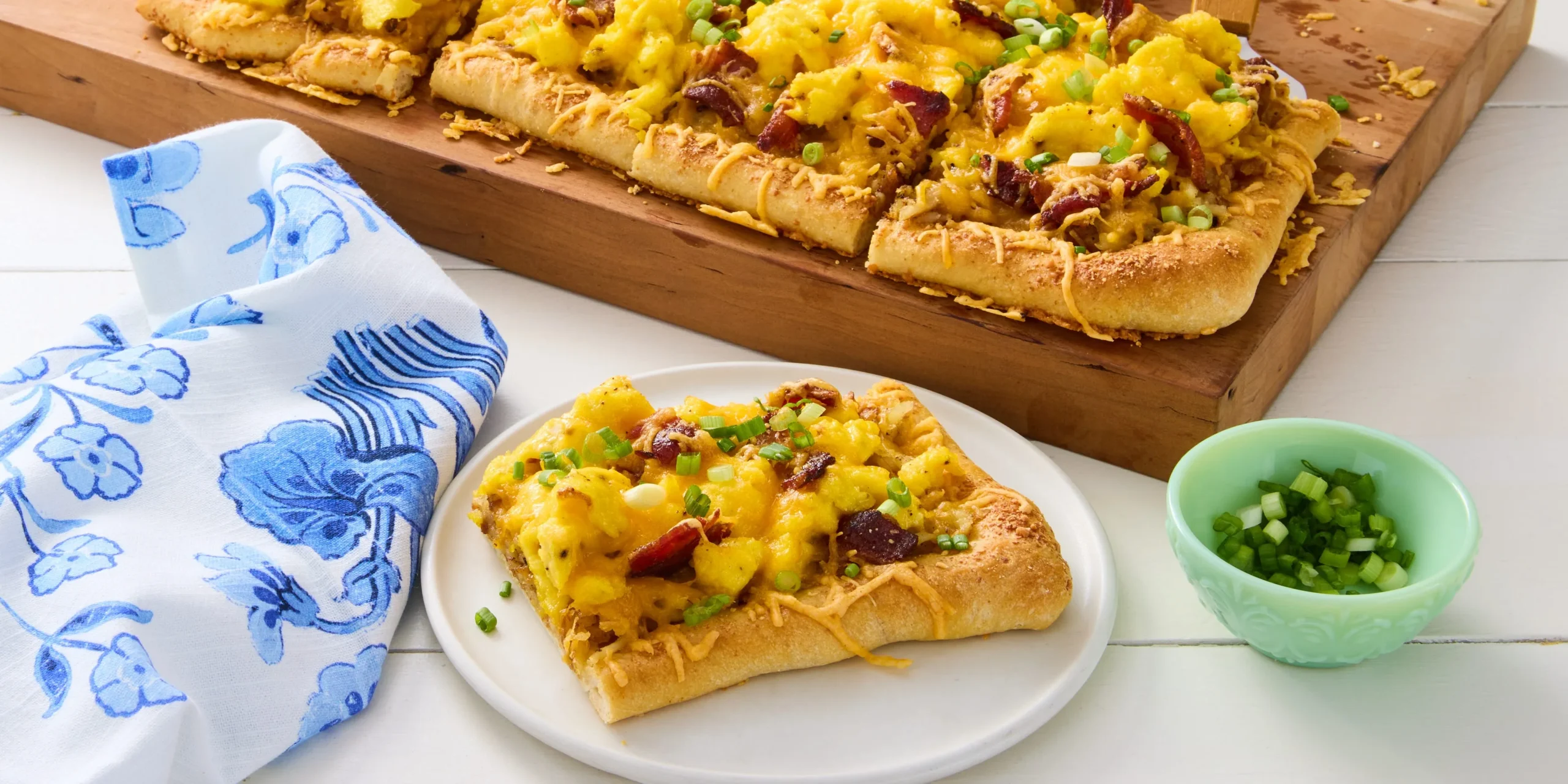 Pioneer Woman Bacon and Egg Breakfast Pizza